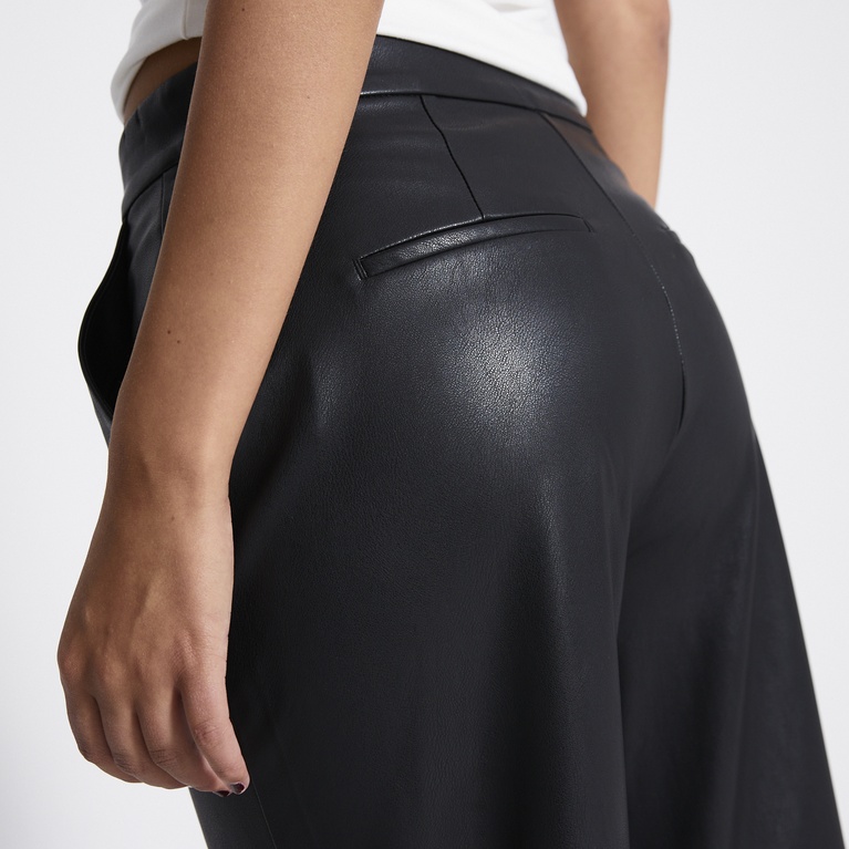 Faux leather pants "Destiny" Black